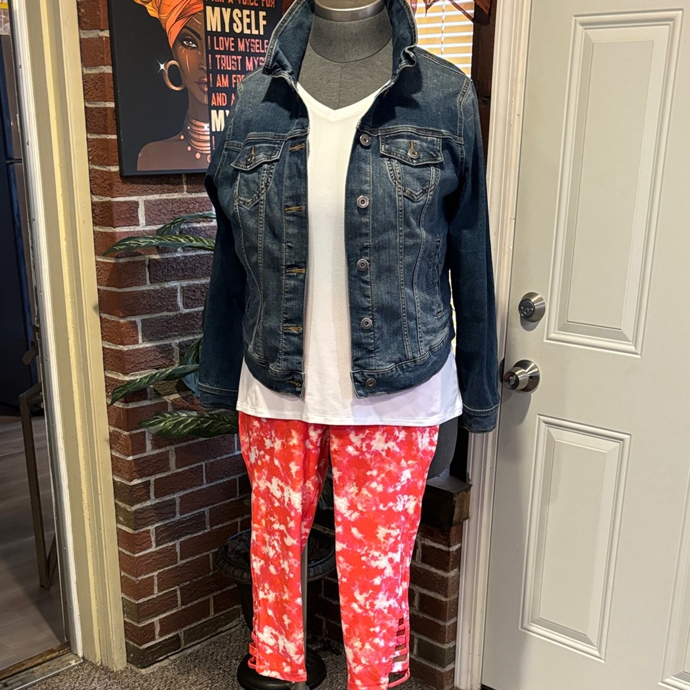 Livi Active Coral 🪸 and White Tie-Dye Cropped Leggings